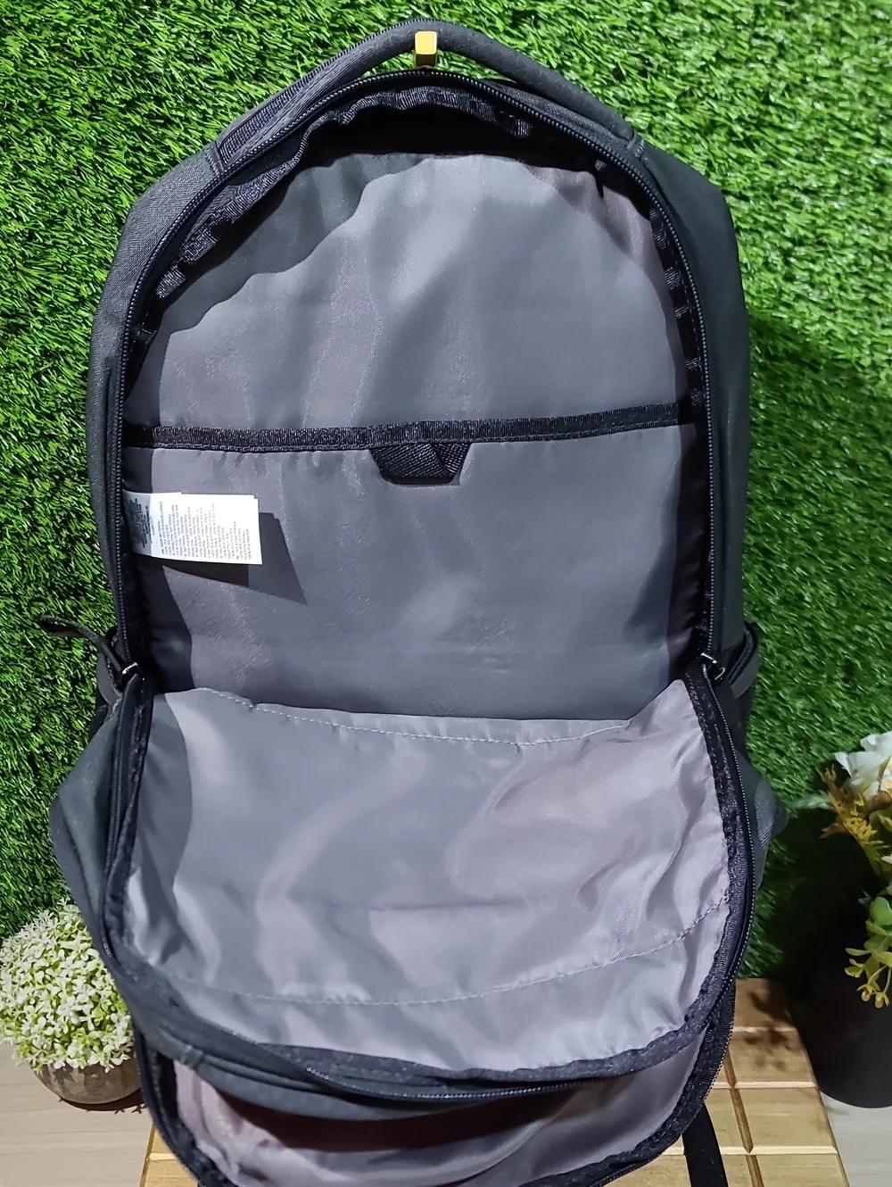The North Face Women's Vault Backpack - Flare/Asphalt Grey NWT